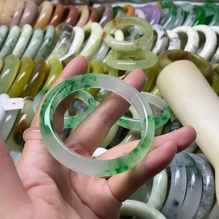未镶嵌蛇纹石玉手镯