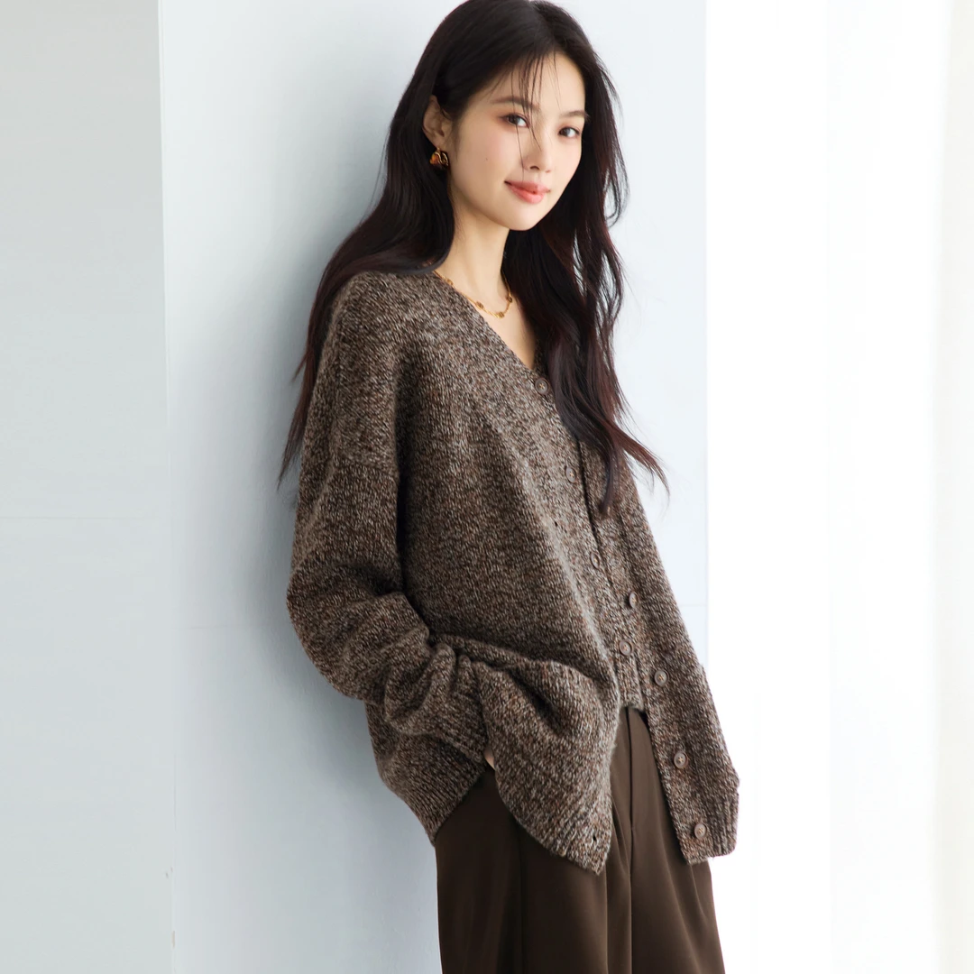 伊芙丽一手长松弛感背心复古棕色渐变扣针织开衫25冬新1GC933171