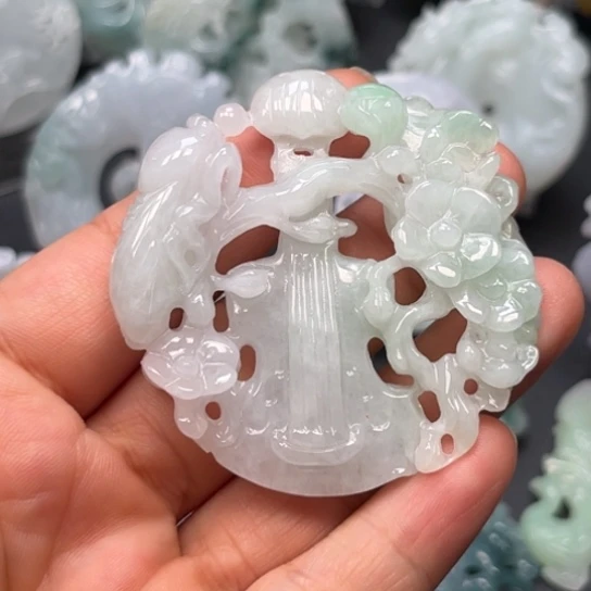 翡翠未镶嵌颈饰翡翠