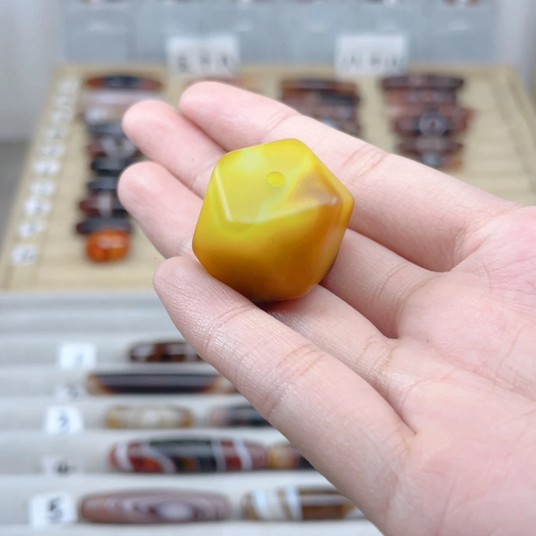 剑***看玛瑙/玉髓合金颈饰