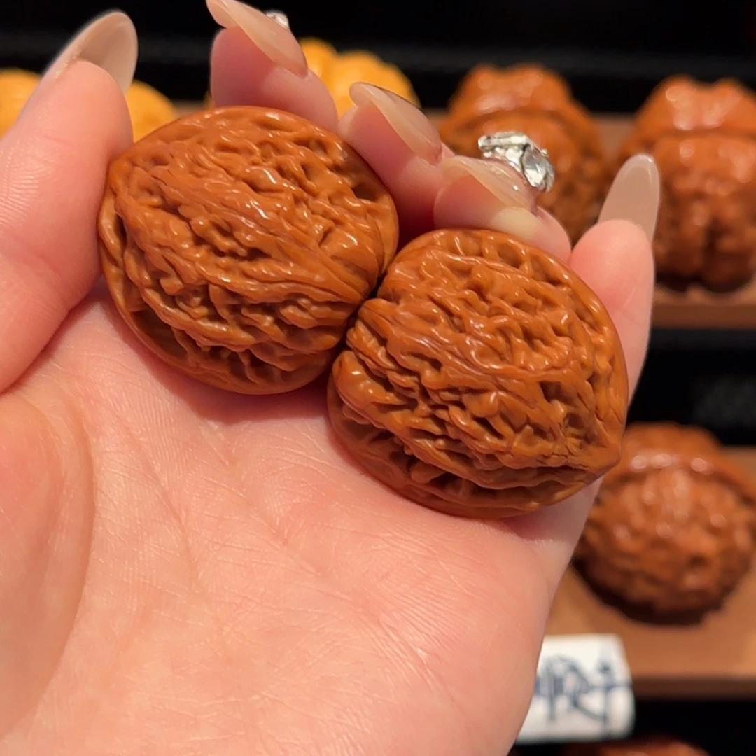 文玩核桃吊坠文山精品大漏