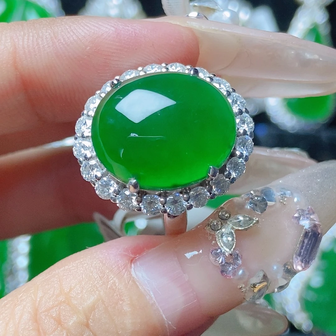 颈饰18K金镶嵌翡翠