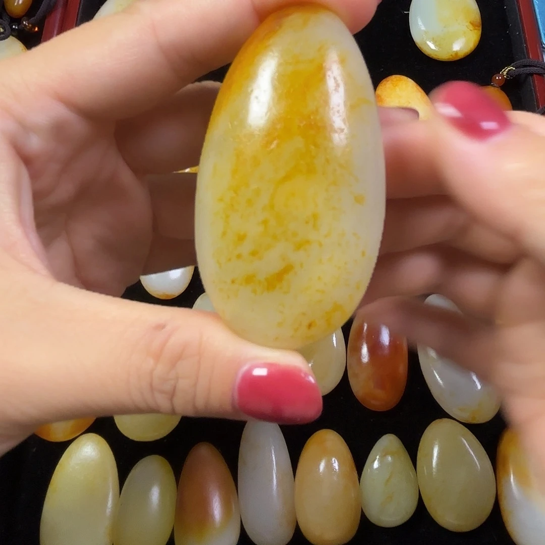 牛***哥颈饰未镶嵌和田玉