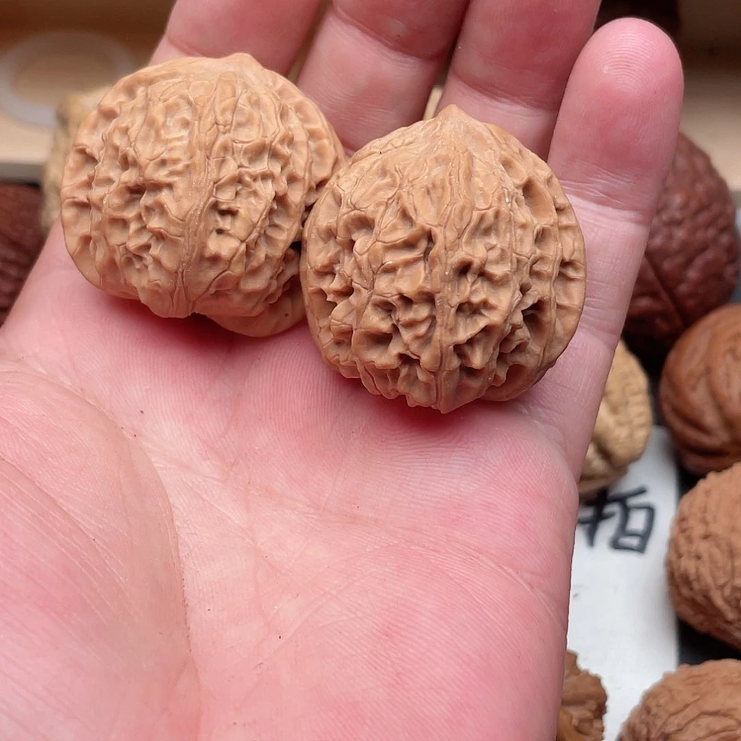 文玩核桃吊坠差*多寿桃