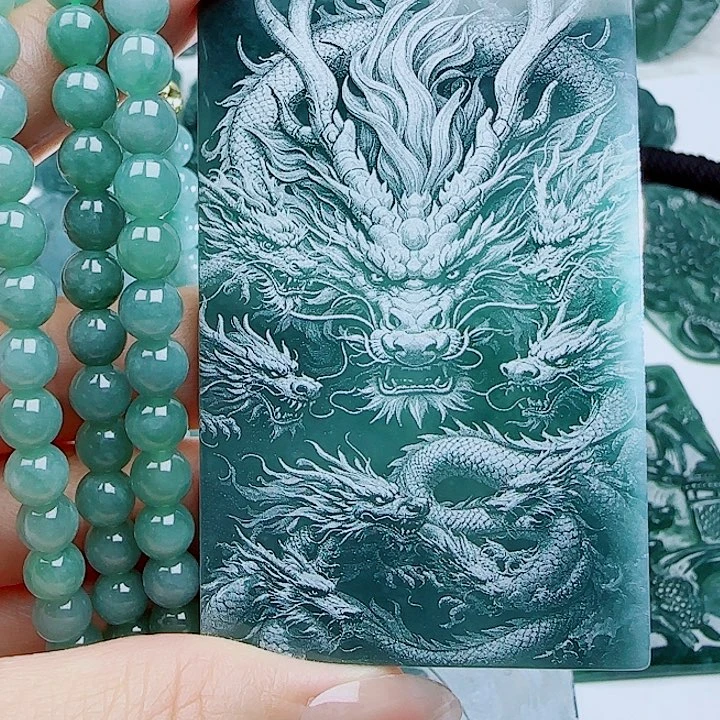翡翠未镶嵌颈饰多样性发货天然的A货翡翠
