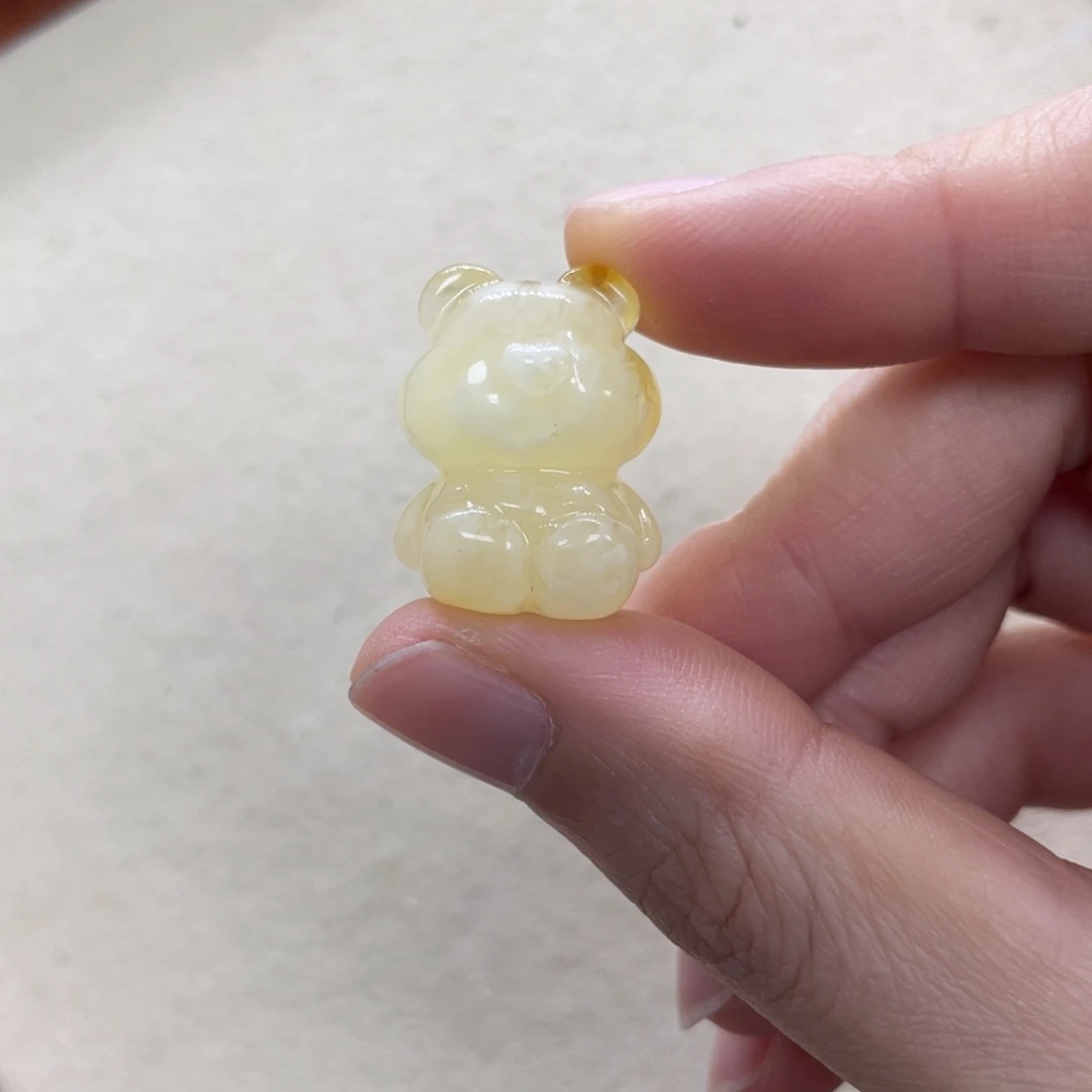 琥珀未镶嵌裸石天然琥珀白蜜熊