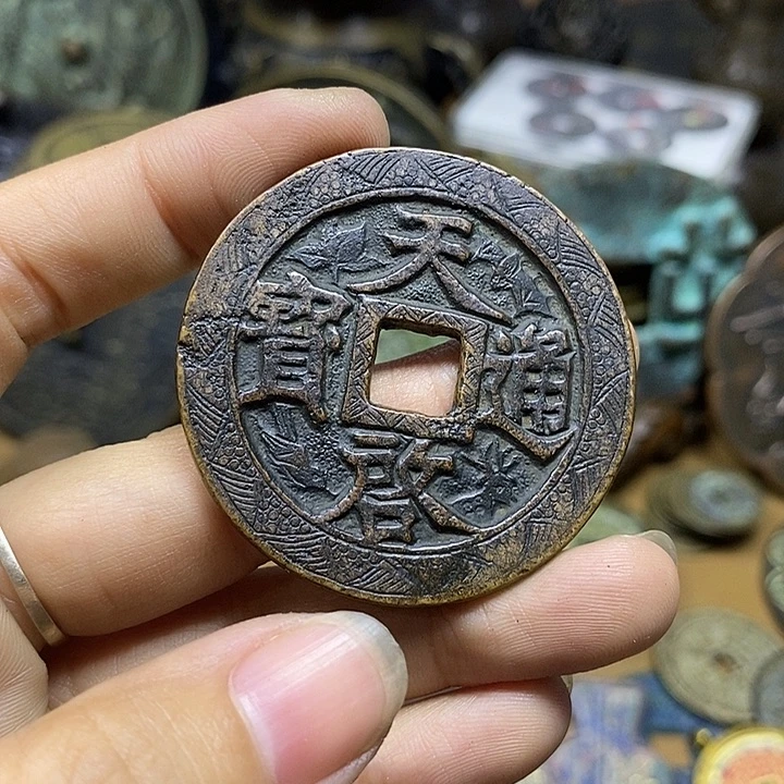 阳***露铜铁合金类工艺品