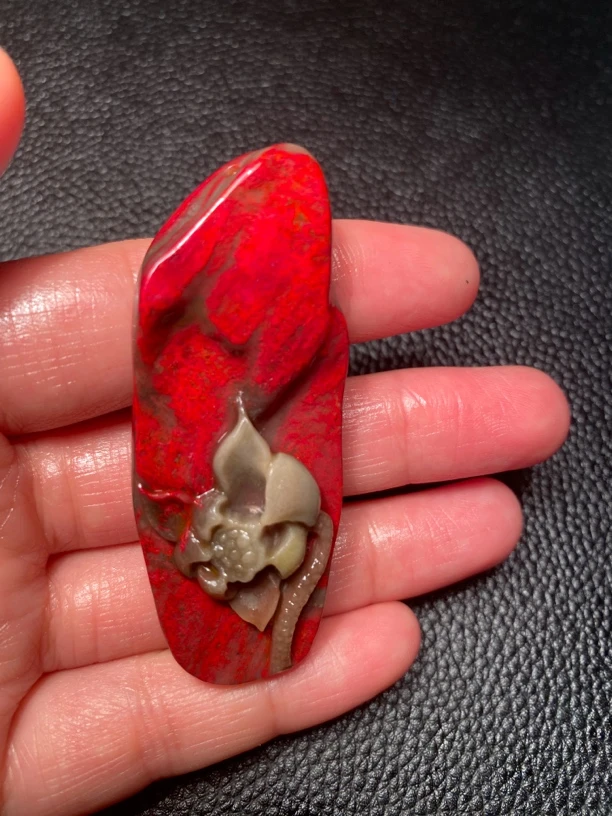 昌化鸡血石精品挂件