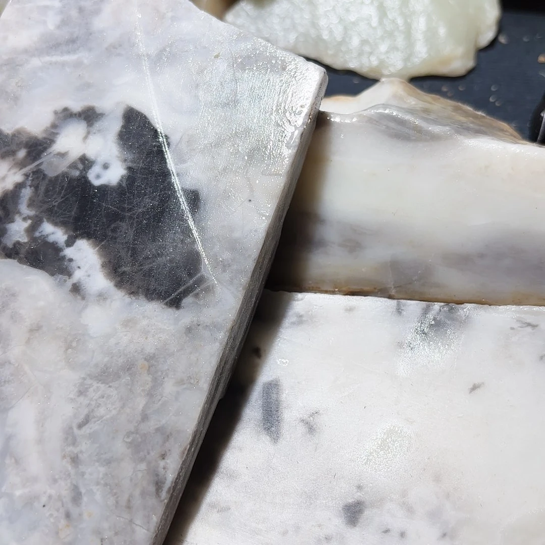 和田玉未镶嵌珠宝奇石