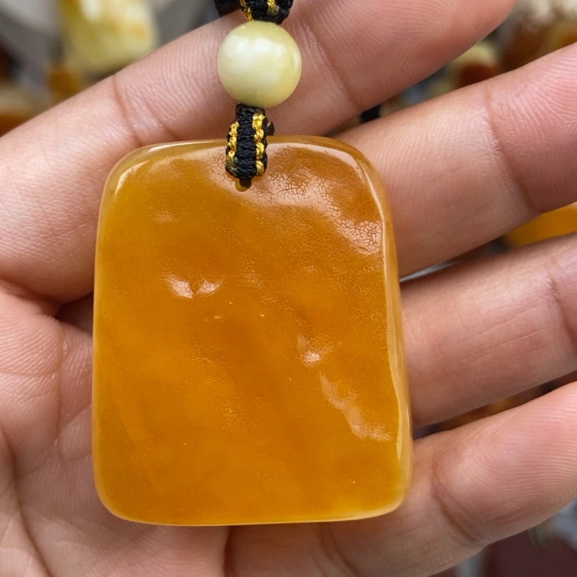 【闪购商品】琥珀颈饰未镶嵌