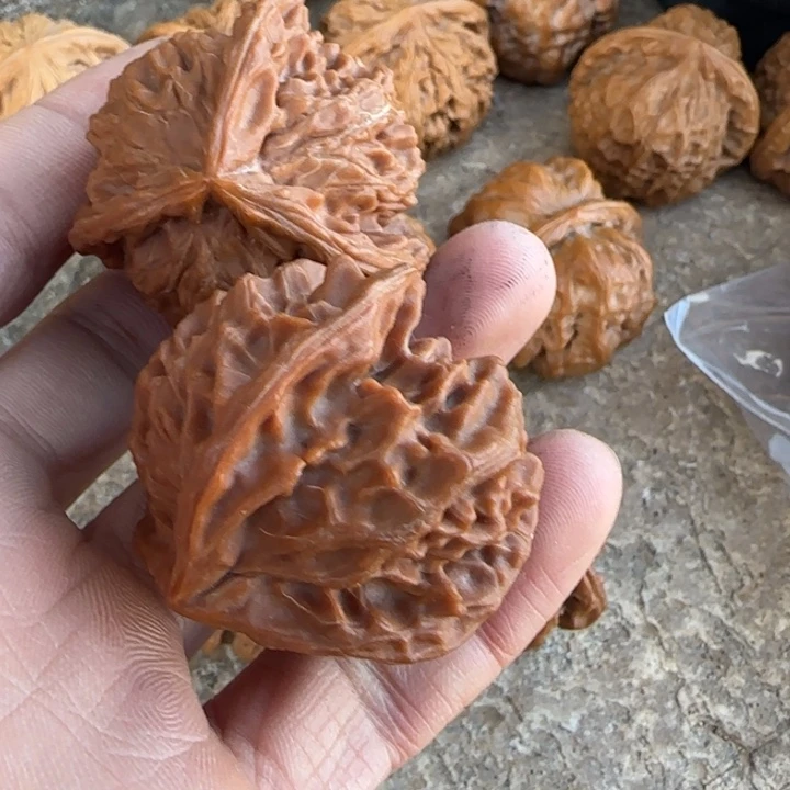 不****文玩核桃把件三棱