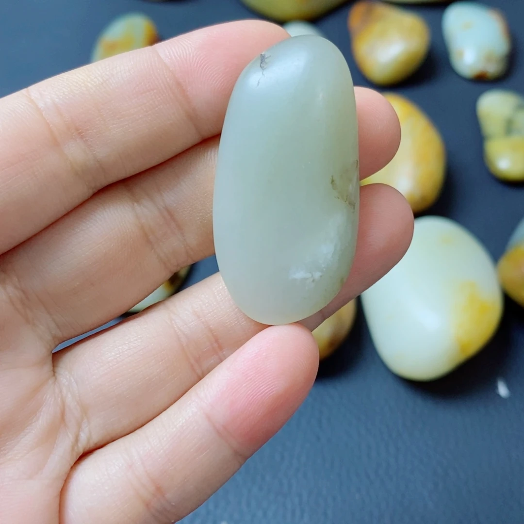 未镶嵌和田玉（糖玉）珠宝奇石