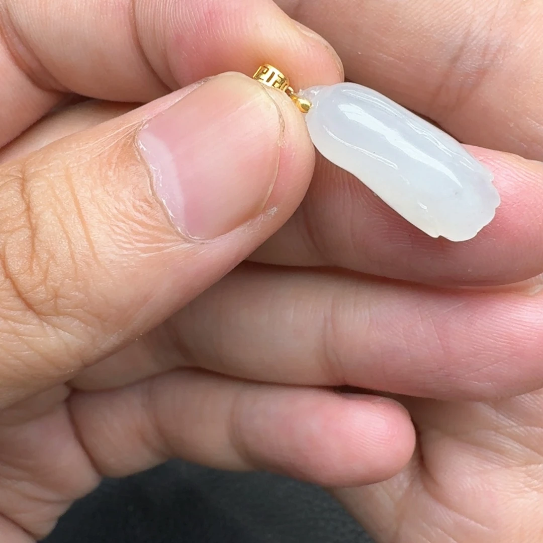翡翠18K金镶嵌颈饰小白菜