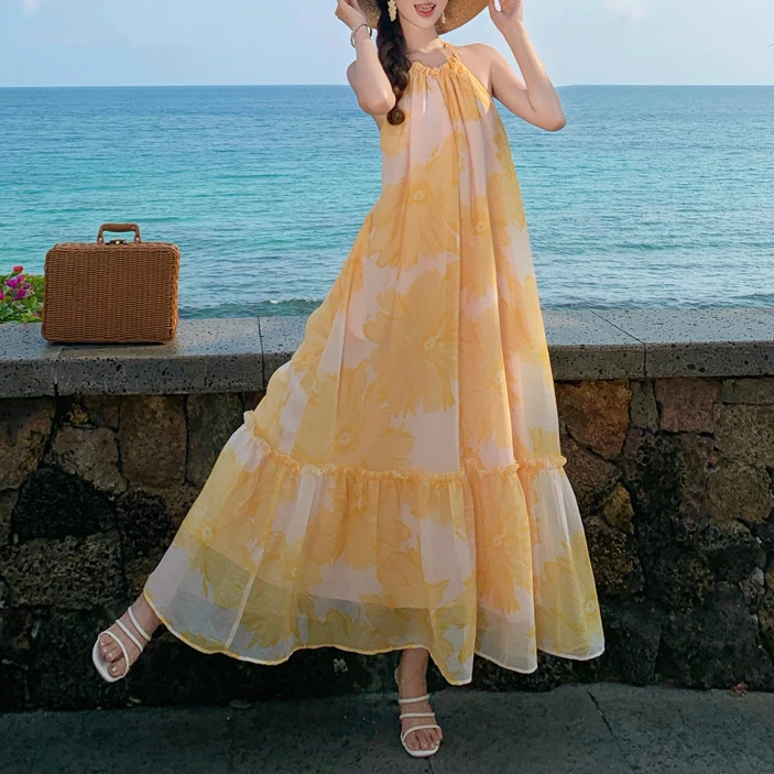 设计感太阳黄印花度假风露背连衣裙超仙海边沙滩拍照氛围感长裙子