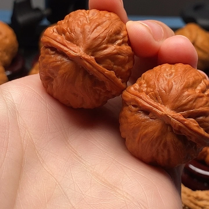 冬***至吊坠文玩核桃虎头王。