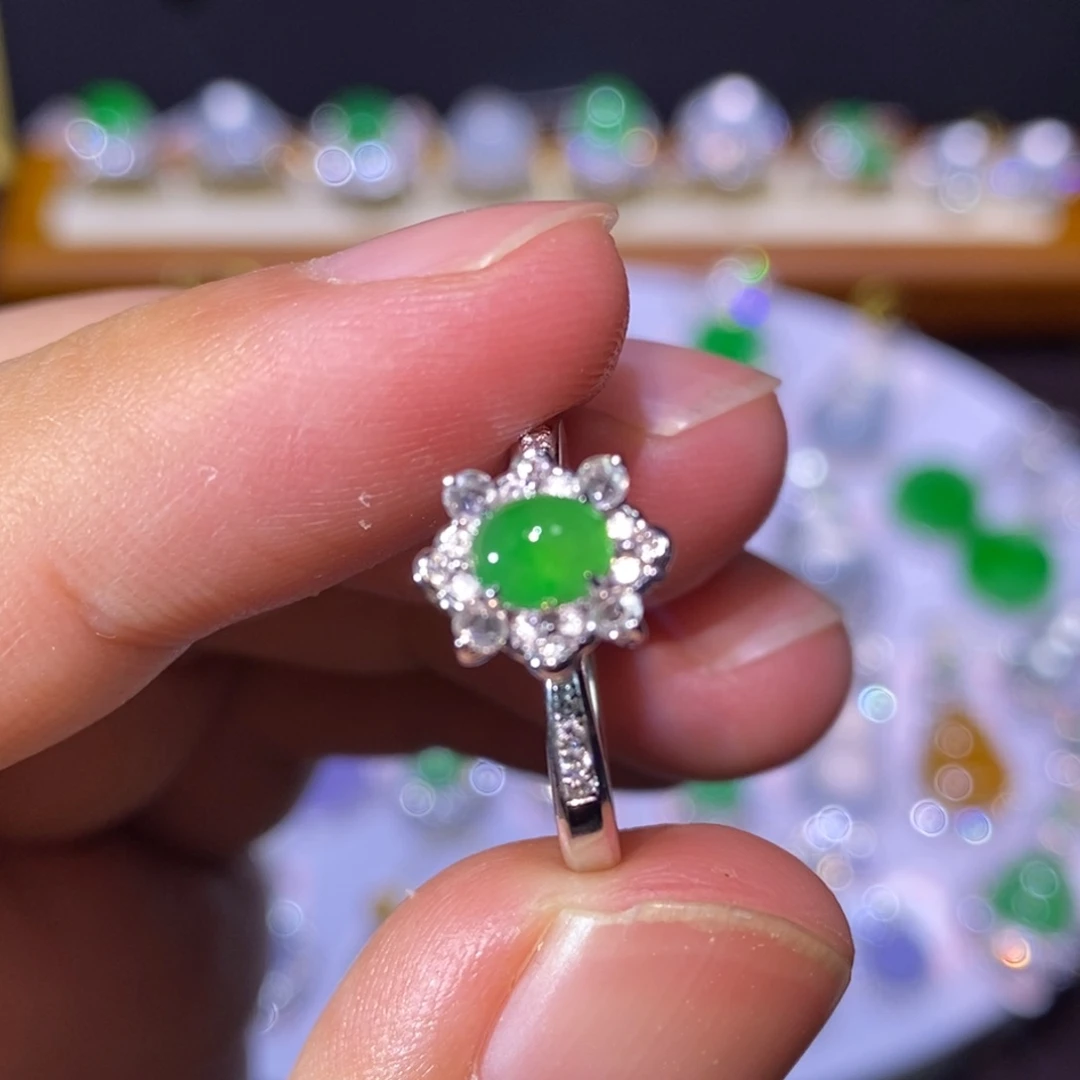 【闪购商品】颈饰18K金镶嵌翡翠