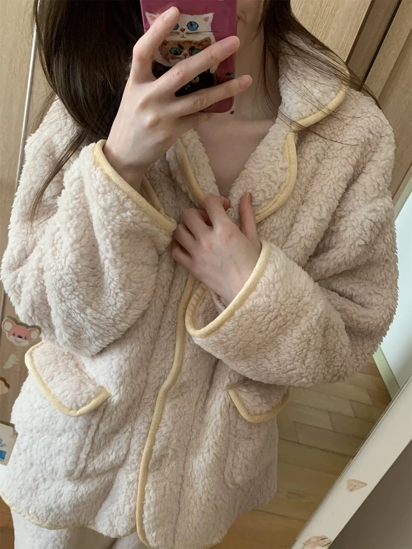 韩版简约黄色珊瑚绒睡衣女秋冬季新款加厚保暖大码家居服毛绒套装