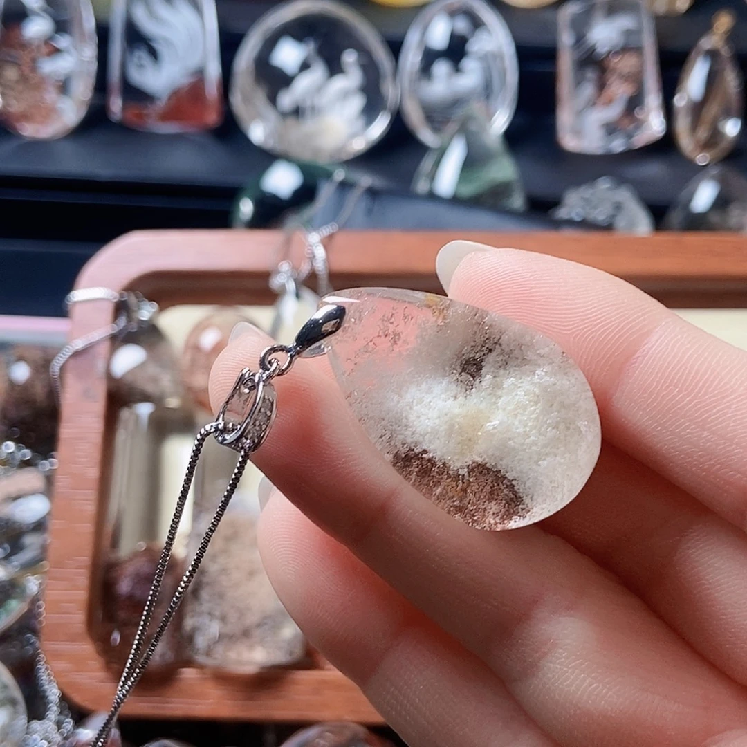 未镶嵌颈饰水晶白幽灵