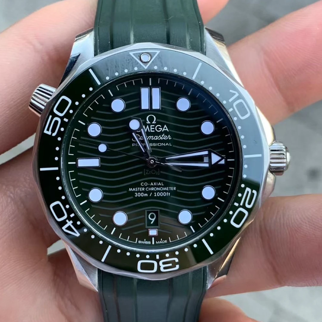 95新 Omega/欧米茄 欧米茄海马300绿盘