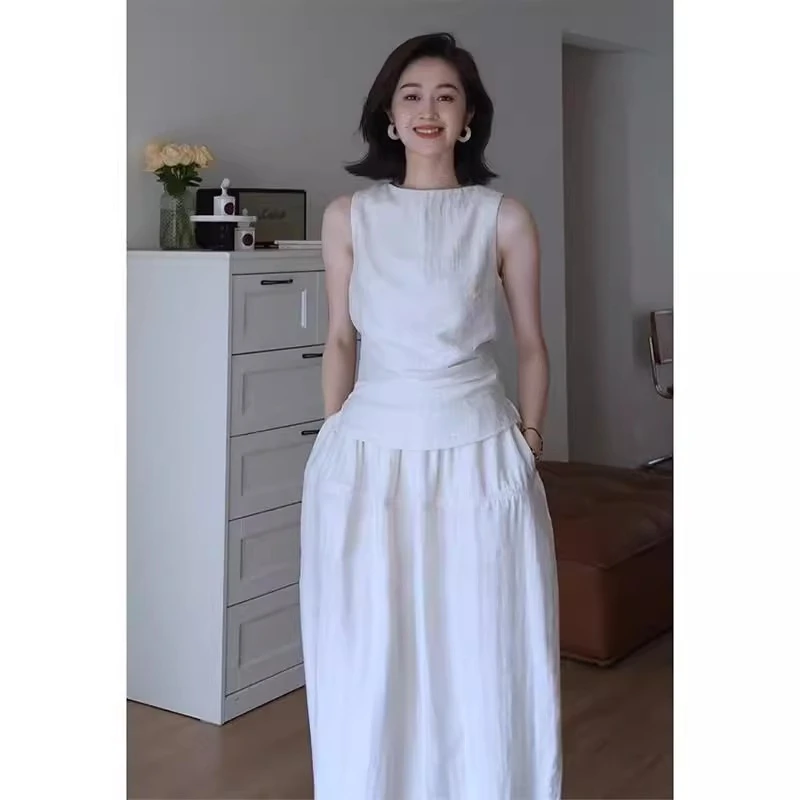 清冷贵气感穿搭初夏名媛气质高级感简单大方白色上衣半身裙两件套