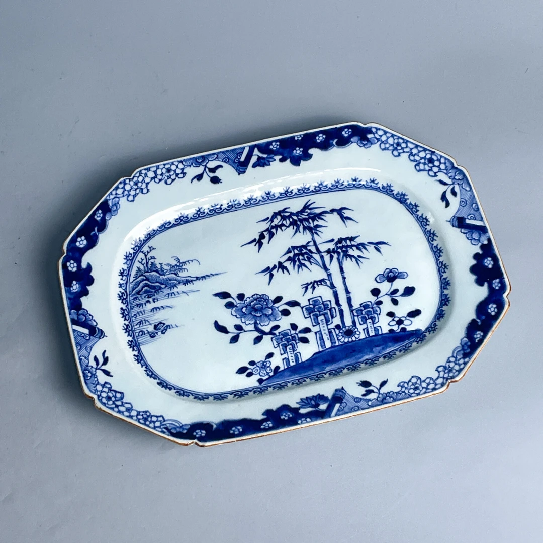 M25JV009026 - 清乾隆青花花鸟四方盘