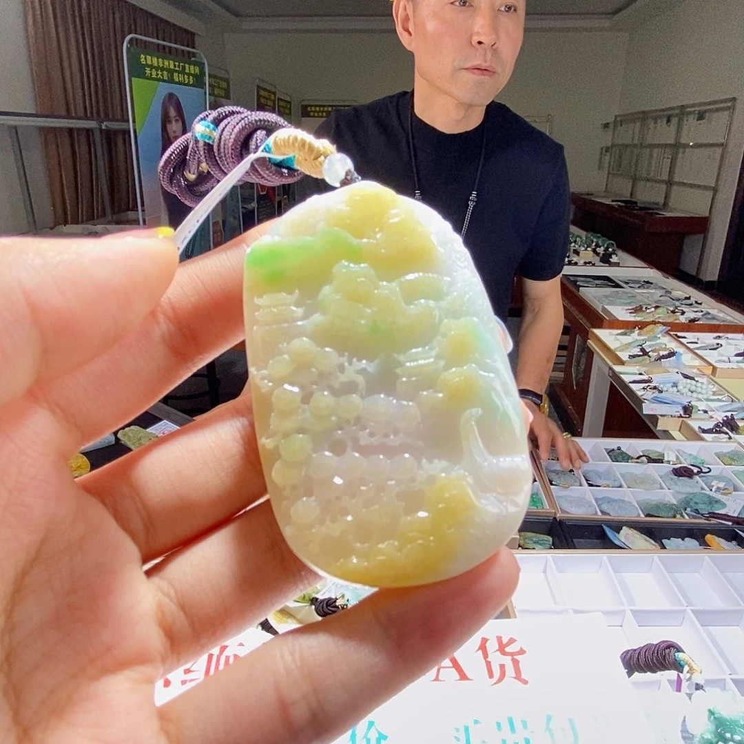 翡翠未镶嵌颈饰翡翠