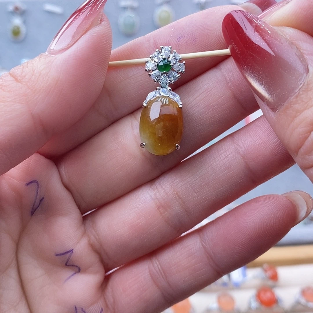 管***谁翡翠未镶嵌戒指缅甸