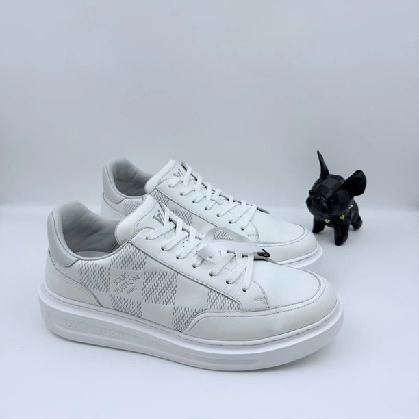 99新 LouisVuitton/路易威登 白色棋盘格满印新款松糕板鞋 42码