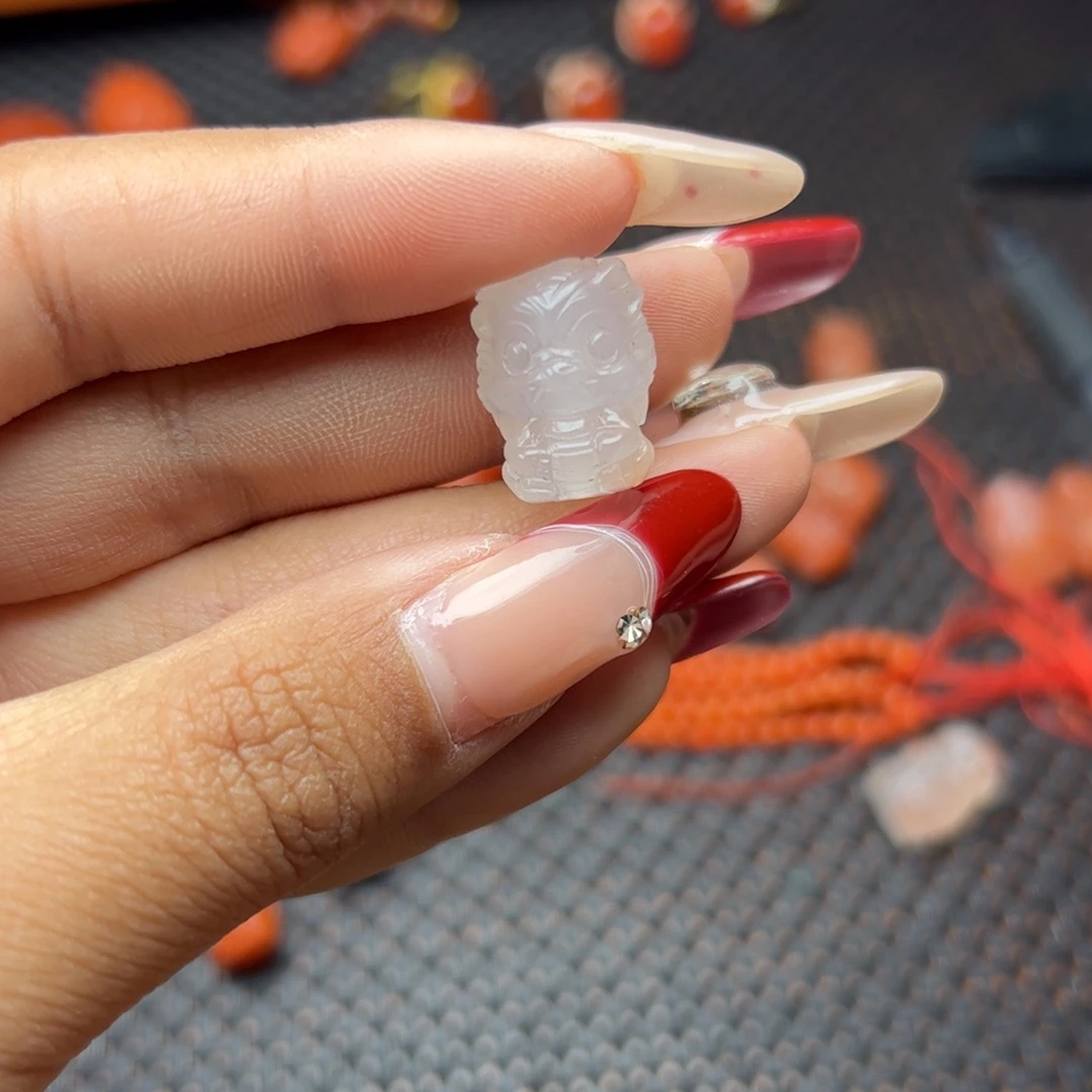 南红玛瑙吊坠未镶嵌