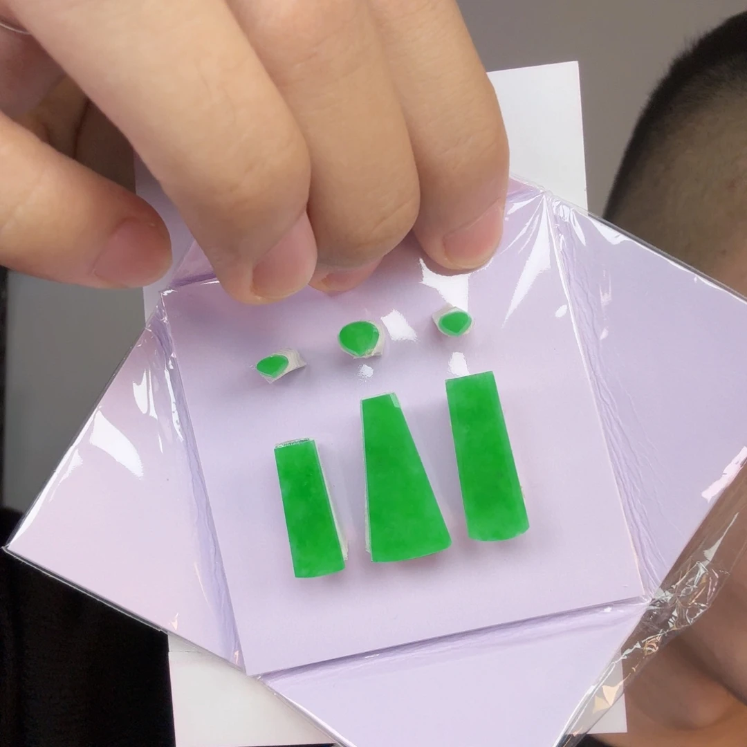 翡翠未镶嵌颈饰多样性发货只发一件裸石