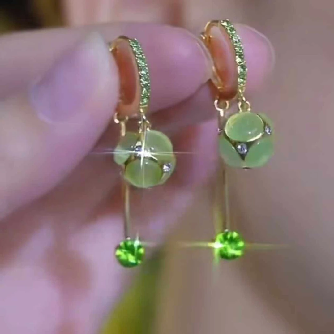 合金耳饰 新款绿色绣球球流苏耳环女时尚气质耳扣显脸瘦耳饰女潮