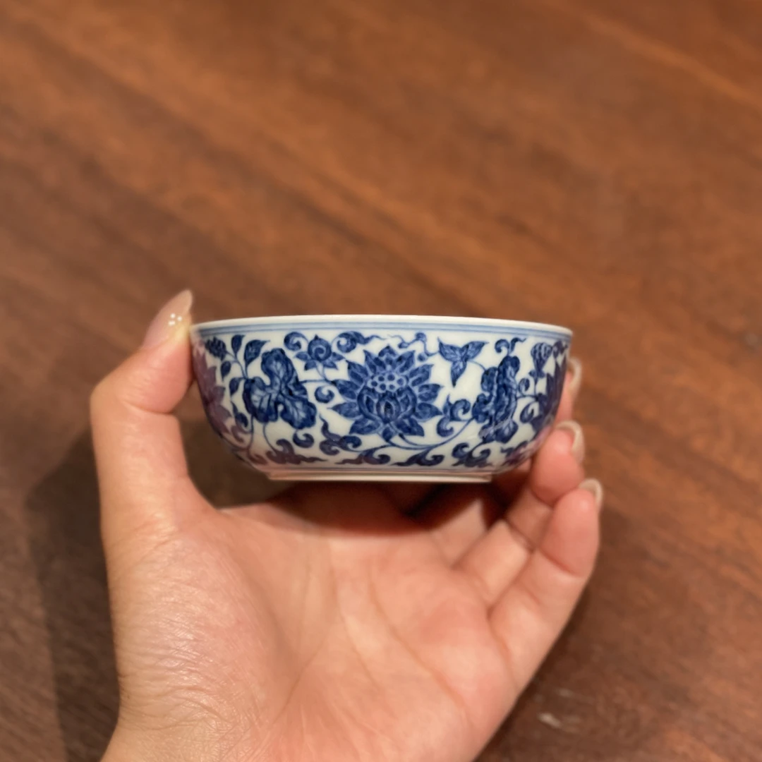 宣之堂 | 青花一束莲卧足杯 满容120喝茶80ml