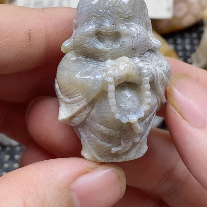 颈饰未镶嵌硅化珊瑚（珊瑚玉）