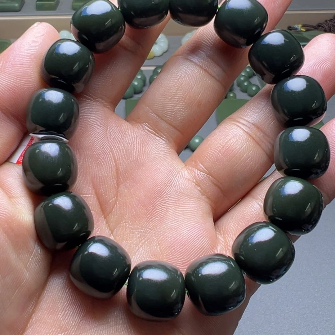 和田玉未镶嵌手链沙枣青卡14微糖