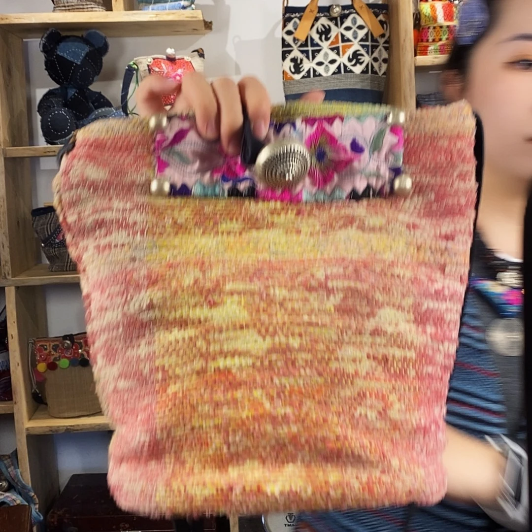织绣手工制作水桶包