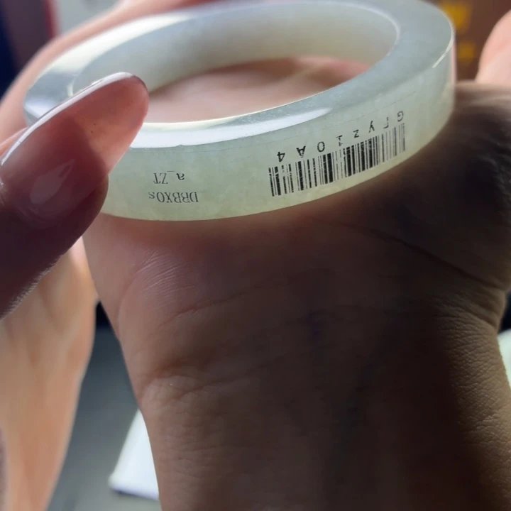 钰***未镶嵌缅A翡翠定制翡翠