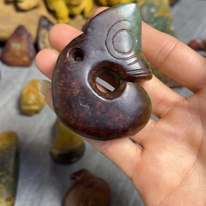 岫岩河磨玉（透闪石质玉）未镶嵌把件