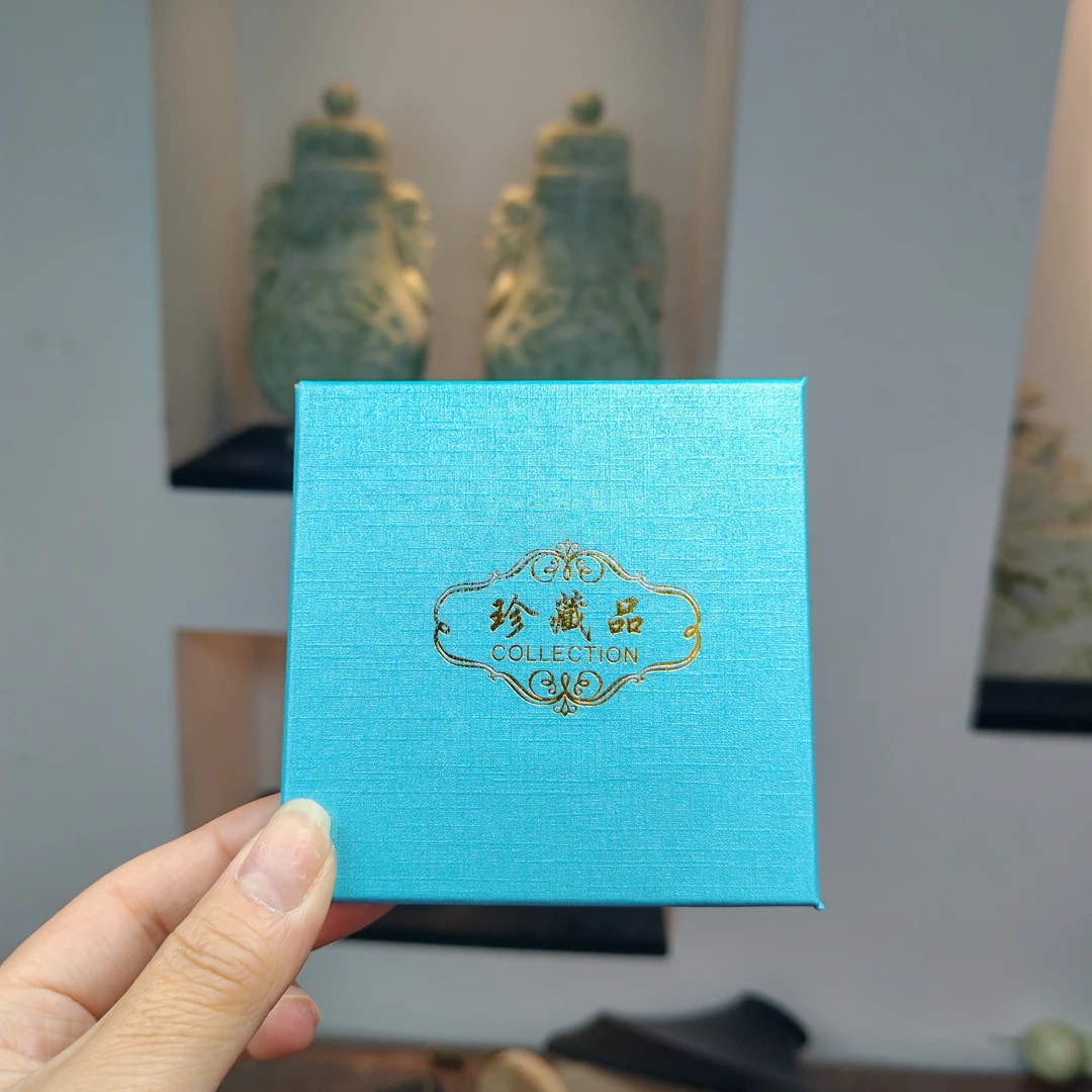 3-=微瑕-蓝盒  精美镯（随机发货 其中一个）