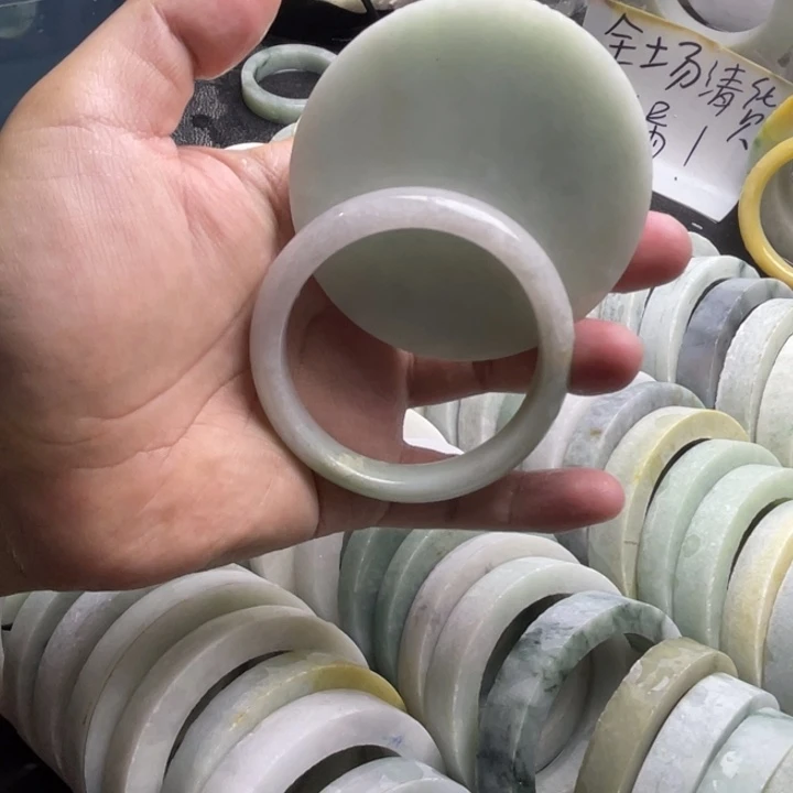 ****未镶嵌定制翡翠翡翠手镯定制