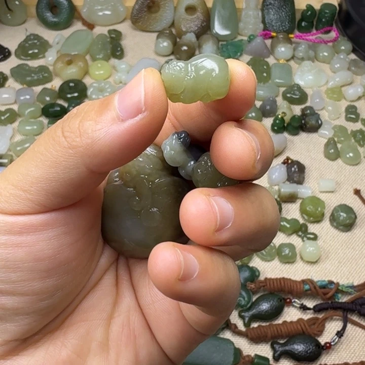 雪***花和田玉（糖玉）未镶嵌车挂