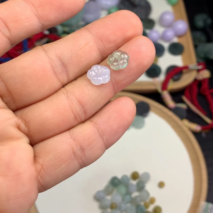 翡翠颈饰未镶嵌小**儿不退不换