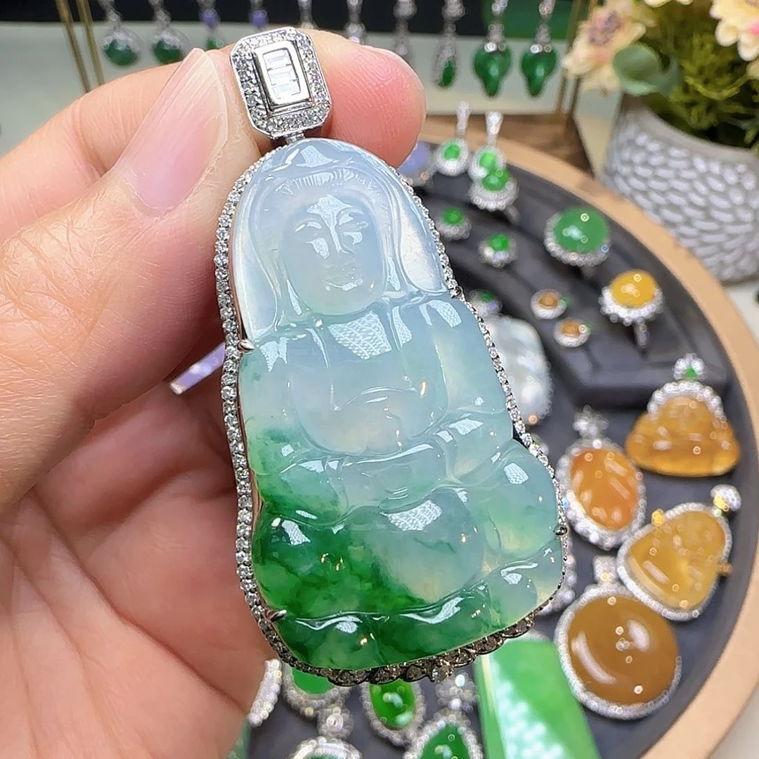 翡翠颈饰18K金镶嵌翡翠颈饰18K金镶嵌