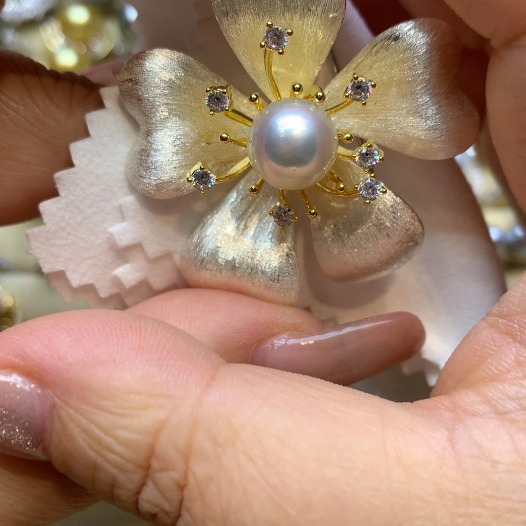 未镶嵌胸饰海水珍珠