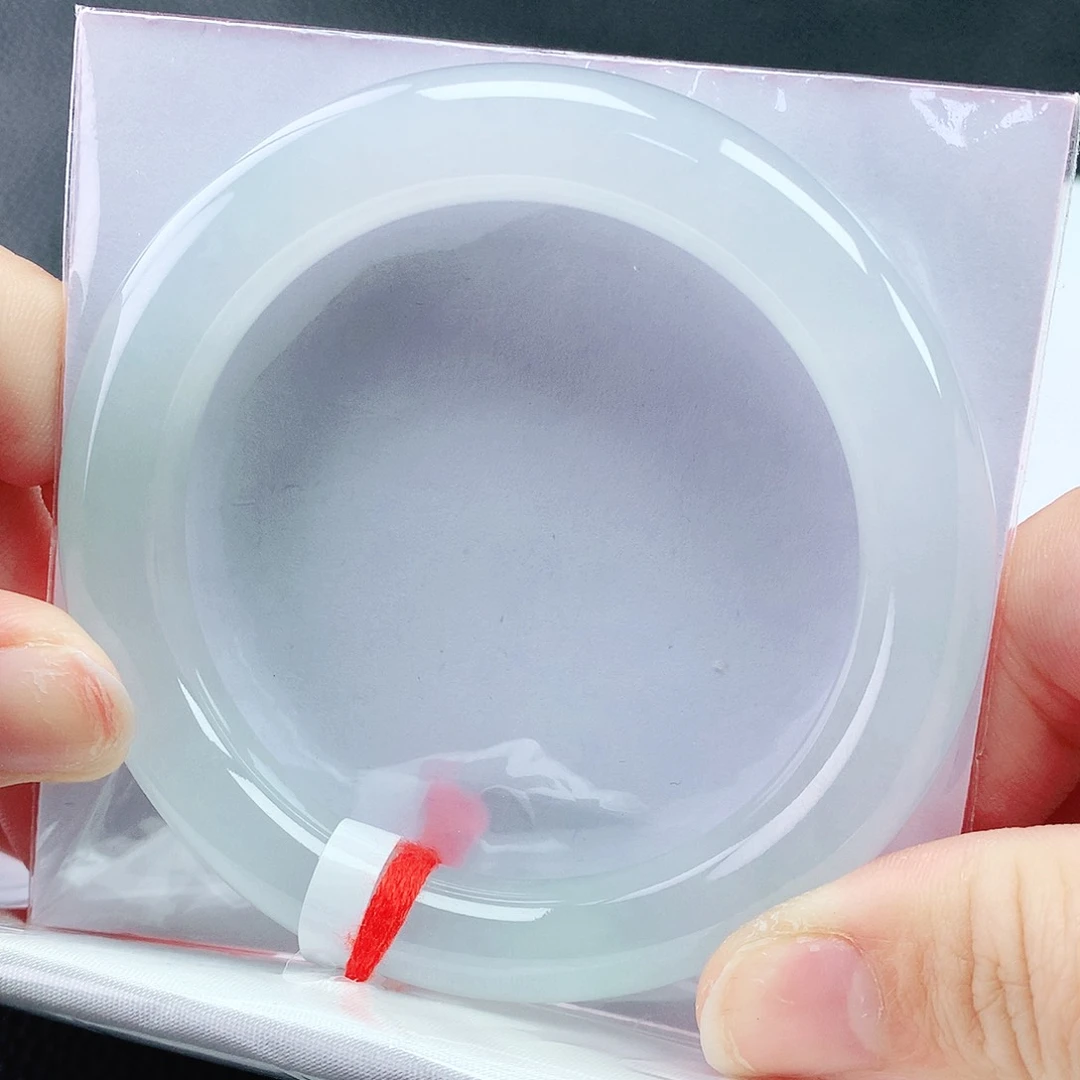 翡翠手镯未镶嵌56圈