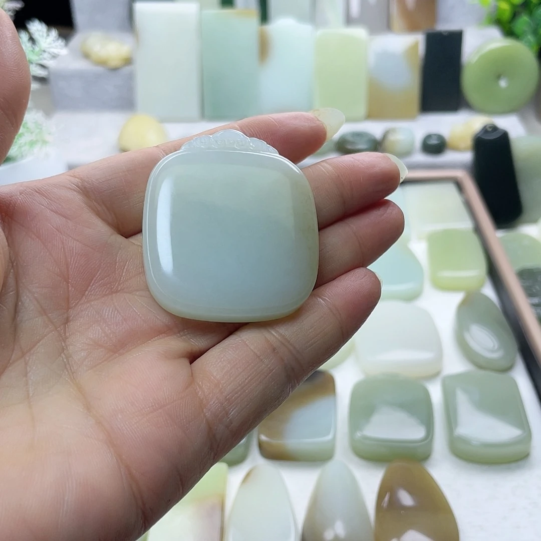 和田玉（糖玉）未镶嵌颈饰潘**石