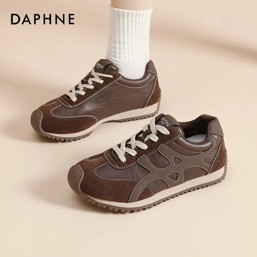达芙妮棕色德训鞋女秋冬2025新款复古休闲百搭厚底超好看阿甘女鞋