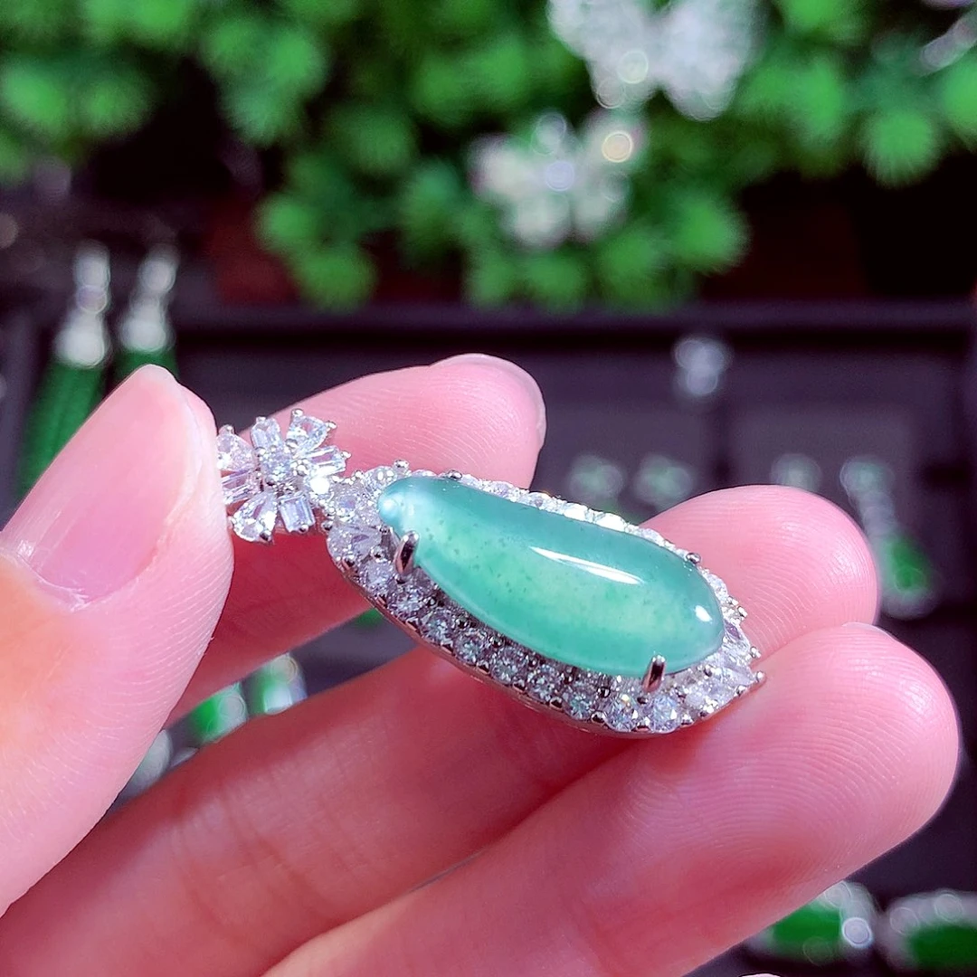 颈饰未镶嵌翡翠天然