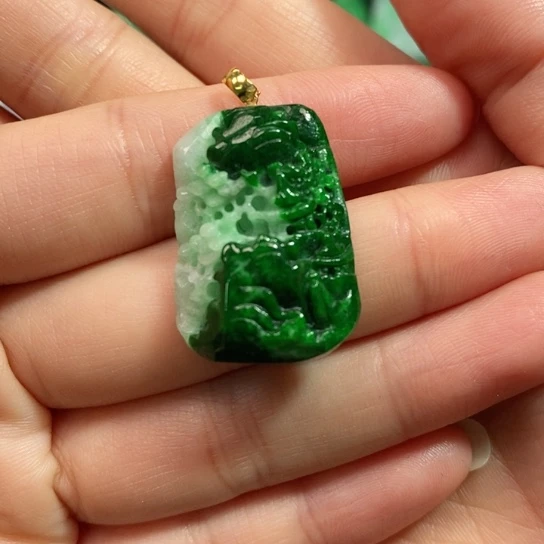 颈饰未镶嵌翡翠吊坠