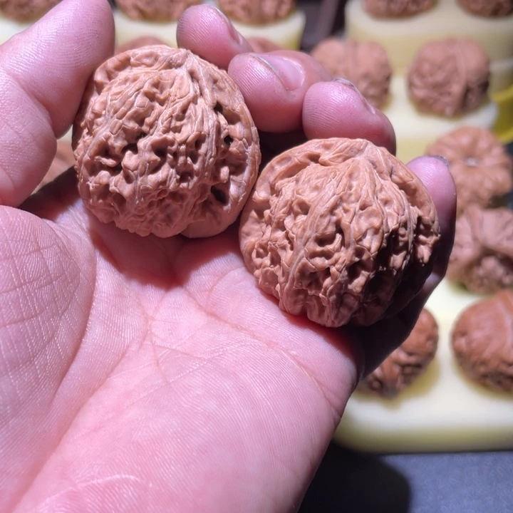 桃核吊坠i***7白狮子全品