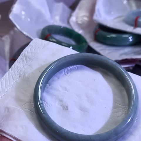 翡翠未镶嵌手镯缅甸翡翠手镯